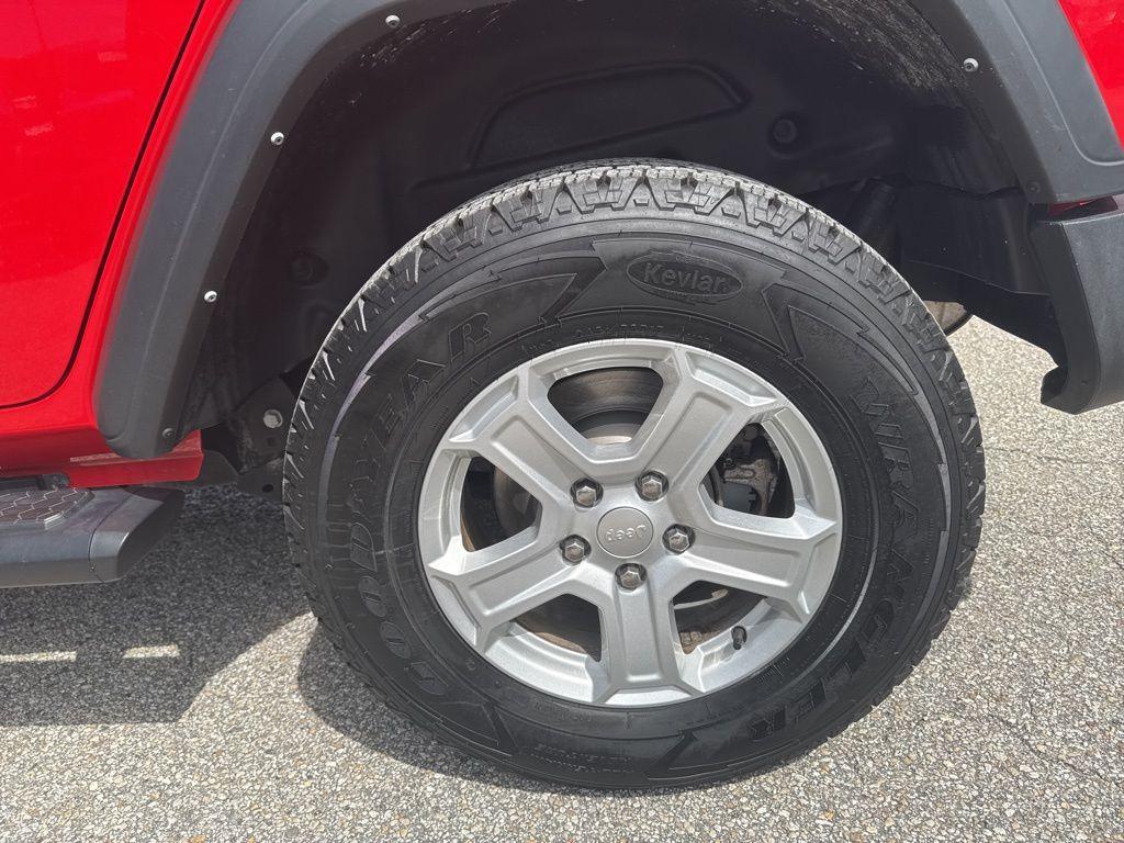 used 2021 Jeep Wrangler Unlimited car, priced at $29,991