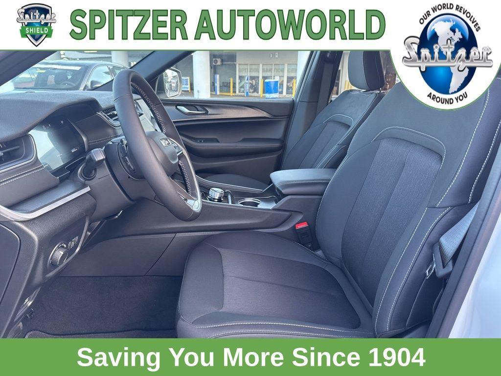 new 2025 Jeep Grand Cherokee L car, priced at $39,175