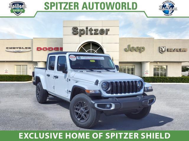 new 2024 Jeep Gladiator car, priced at $47,555