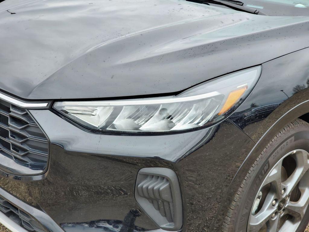 used 2024 Ford Escape car, priced at $19,996