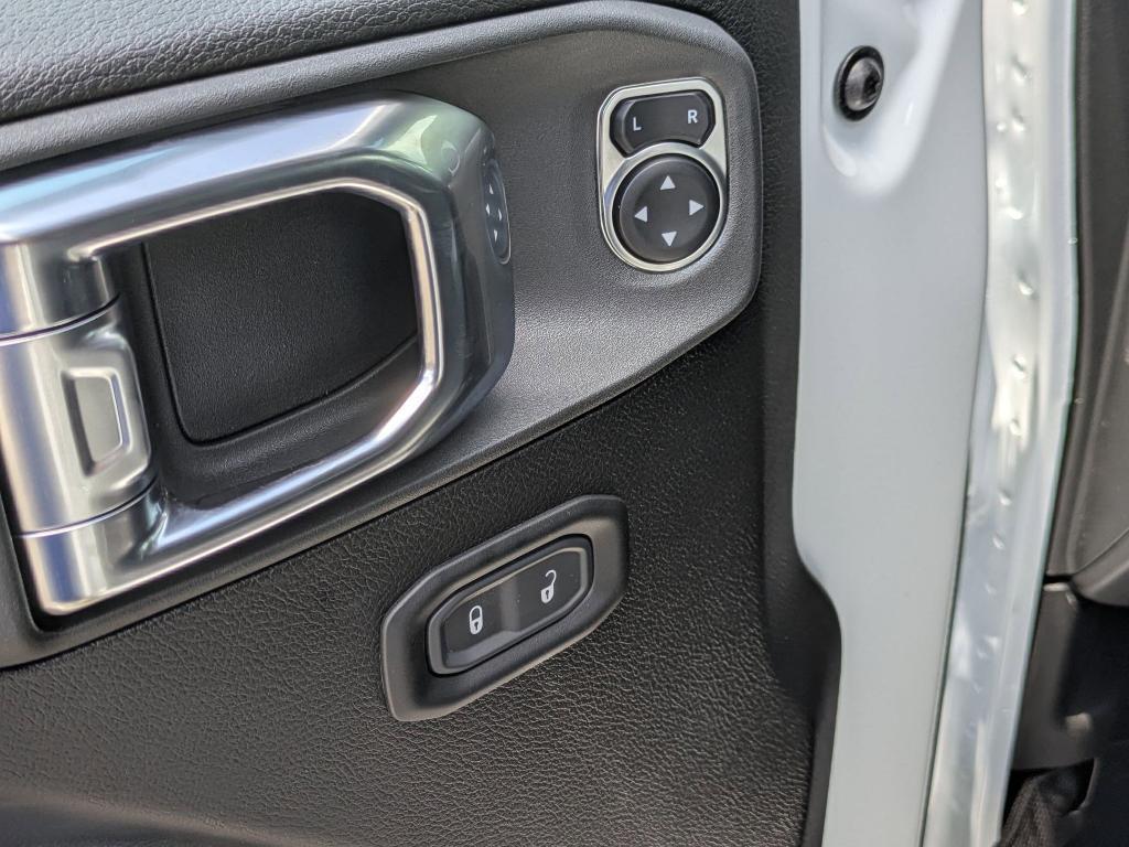 new 2025 Jeep Wrangler car, priced at $48,545