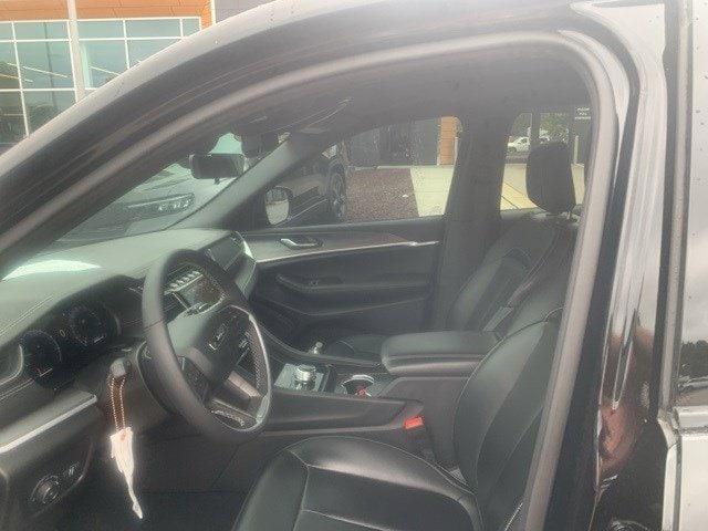 used 2025 Jeep Grand Cherokee car, priced at $39,988