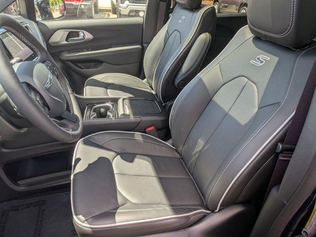 new 2025 Chrysler Pacifica car, priced at $53,340