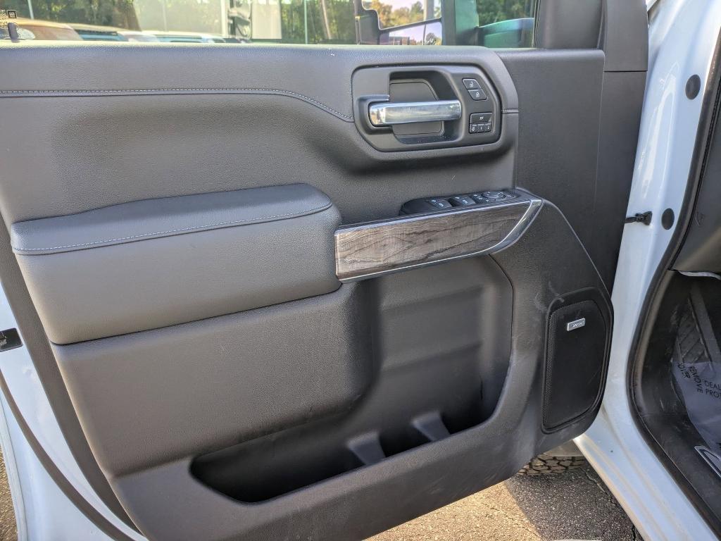 used 2022 Chevrolet Silverado 2500 car, priced at $55,988