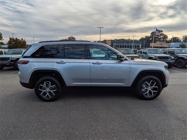 new 2025 Jeep Grand Cherokee car, priced at $53,730