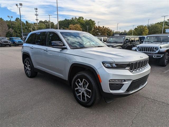 new 2025 Jeep Grand Cherokee car, priced at $53,730