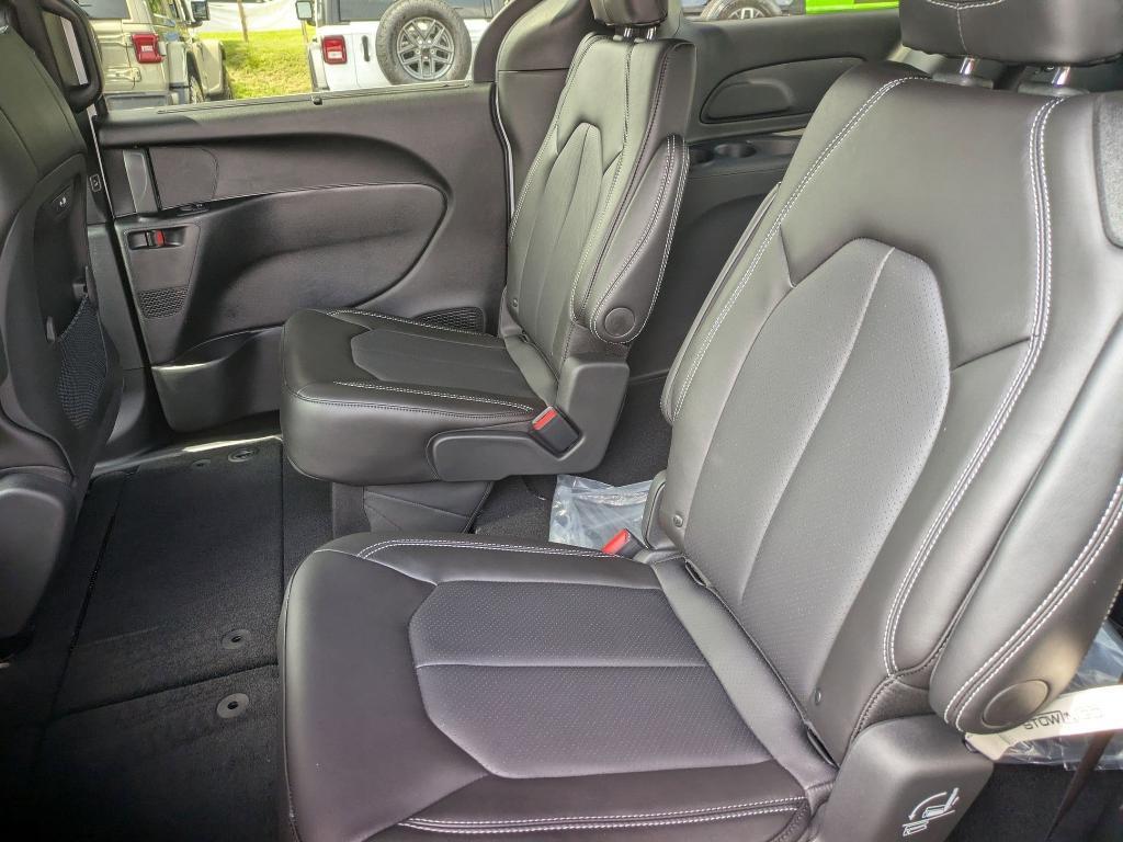 new 2026 Chrysler Pacifica car, priced at $44,685