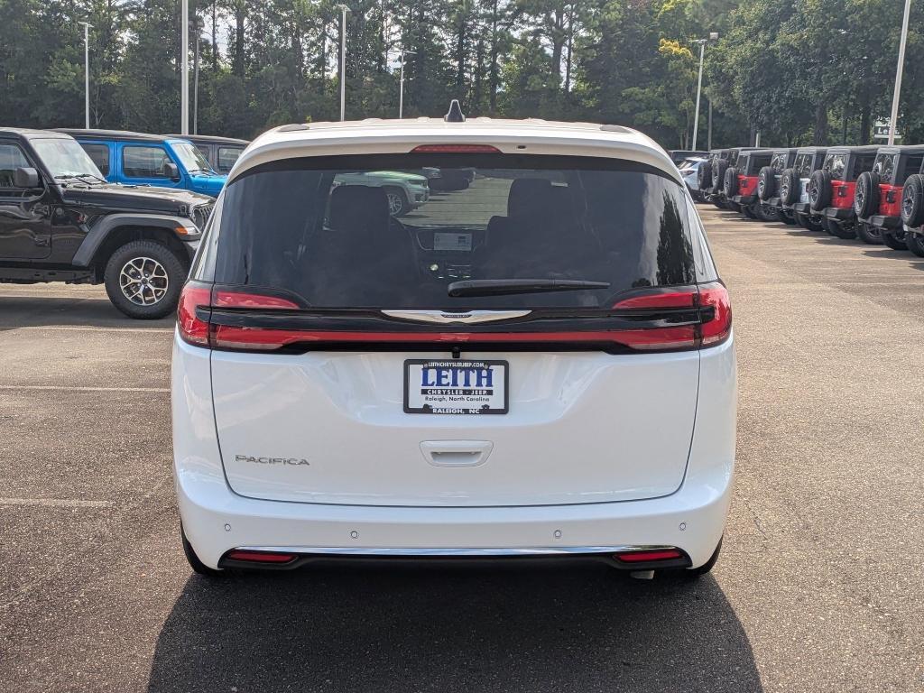 new 2026 Chrysler Pacifica car, priced at $44,685