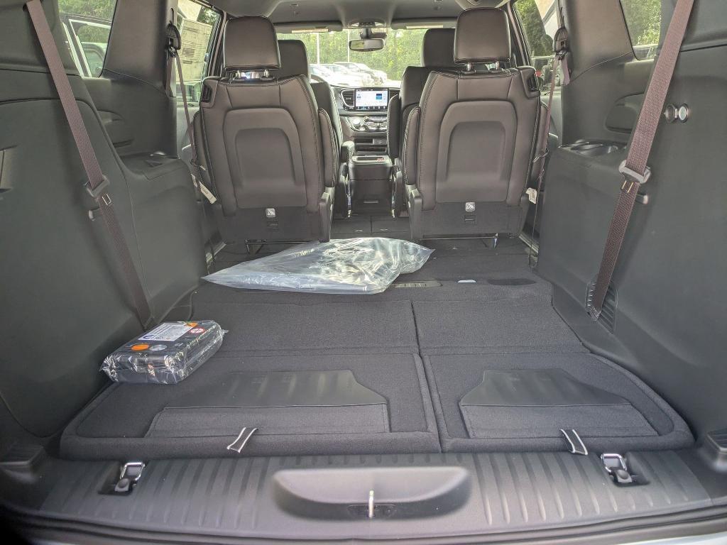new 2026 Chrysler Pacifica car, priced at $44,685