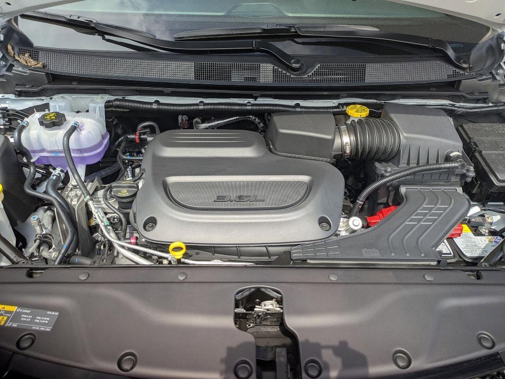 new 2026 Chrysler Pacifica car, priced at $44,685