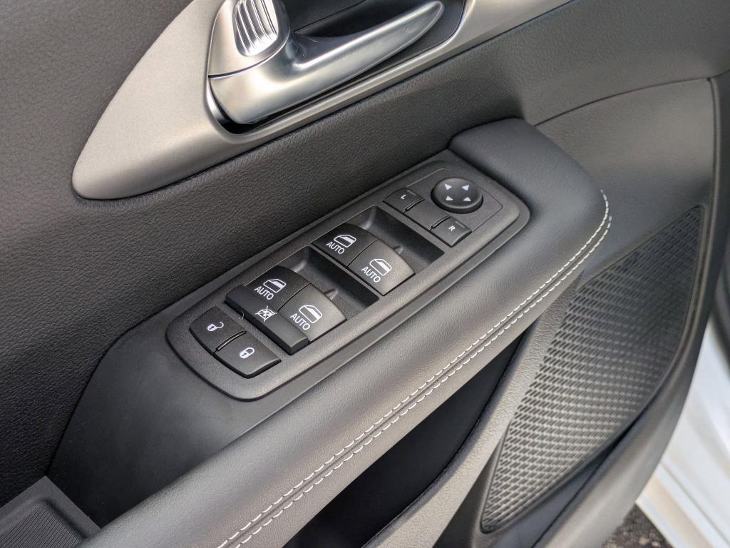 new 2026 Chrysler Pacifica car, priced at $44,685