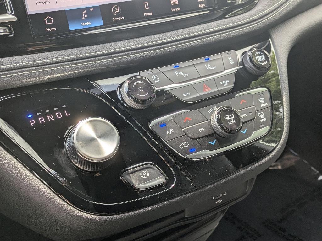 new 2026 Chrysler Pacifica car, priced at $44,685