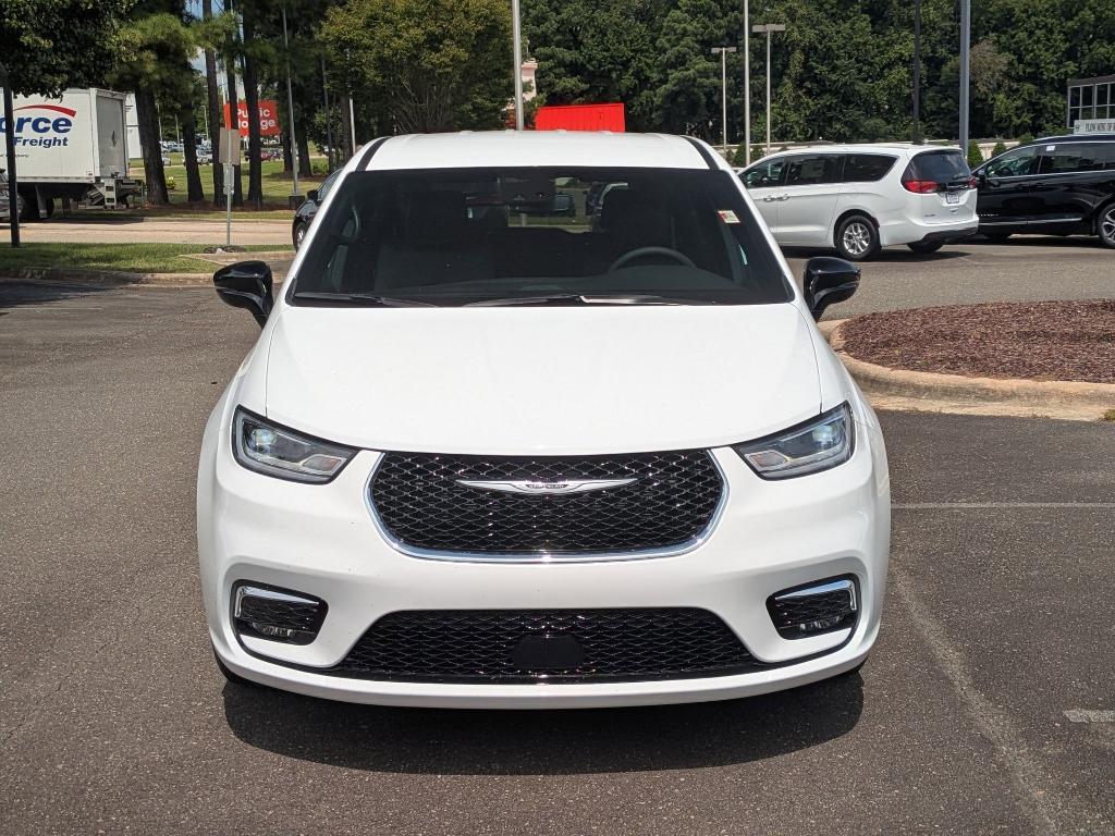 new 2026 Chrysler Pacifica car, priced at $44,685
