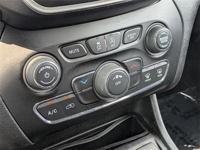 used 2019 Jeep Cherokee car, priced at $13,475
