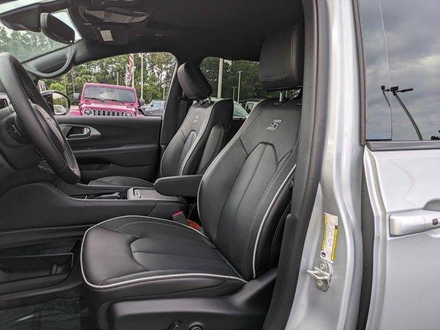 new 2024 Chrysler Pacifica car, priced at $57,950