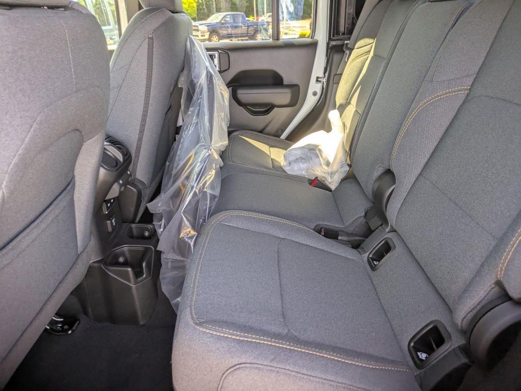 new 2025 Jeep Gladiator car, priced at $48,605