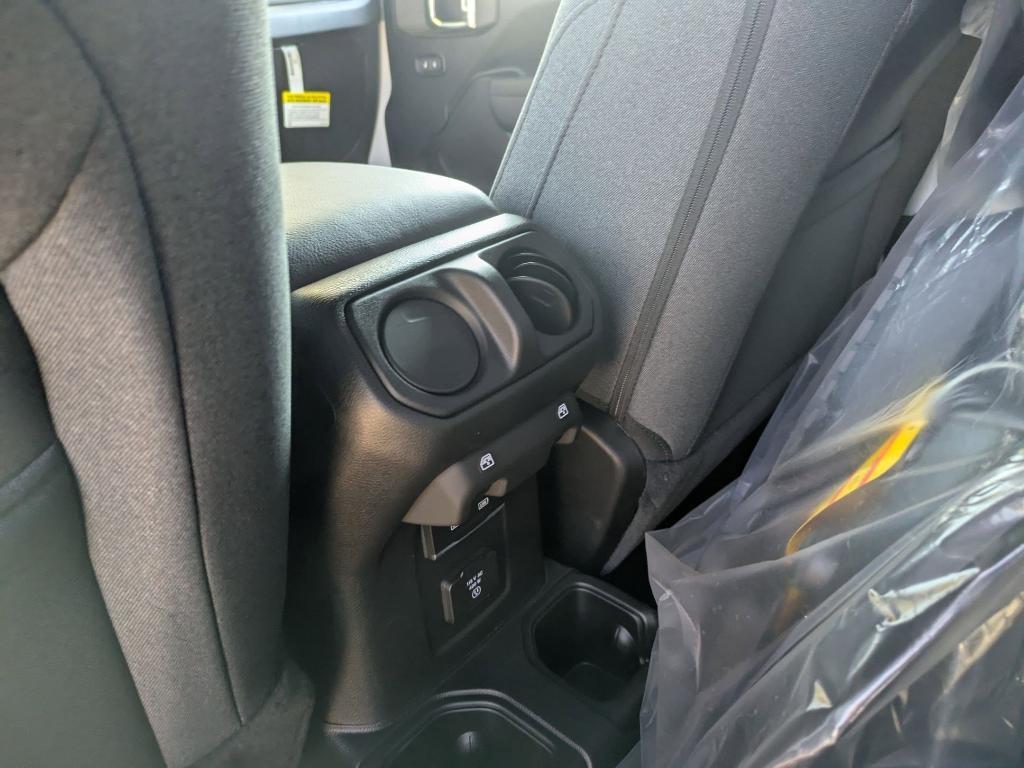 new 2025 Jeep Gladiator car, priced at $48,605