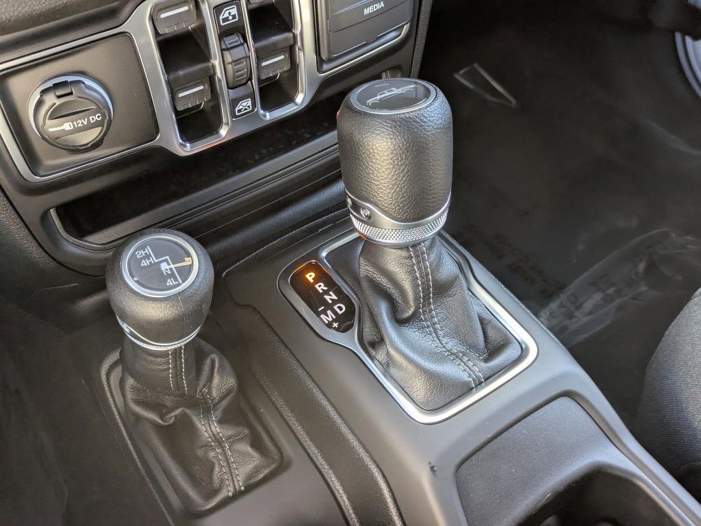 new 2025 Jeep Gladiator car, priced at $48,605