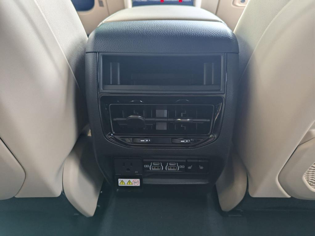 new 2025 Jeep Grand Cherokee car, priced at $54,710