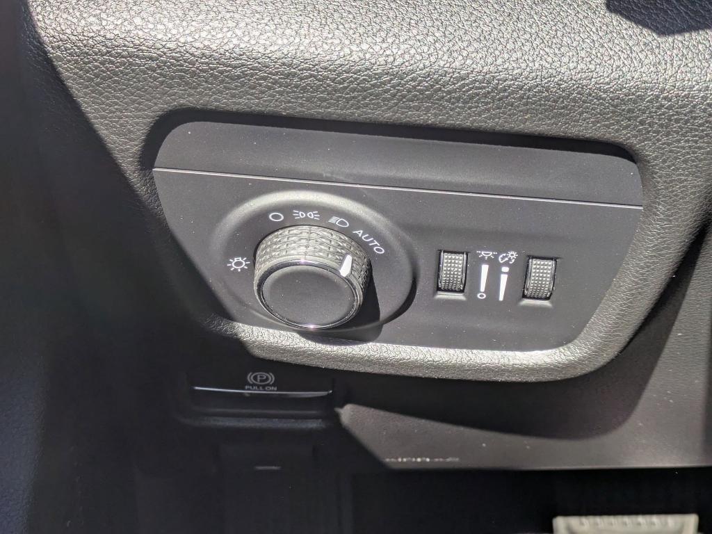 new 2025 Jeep Grand Cherokee car, priced at $45,165