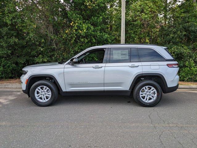 new 2024 Jeep Grand Cherokee car, priced at $42,220