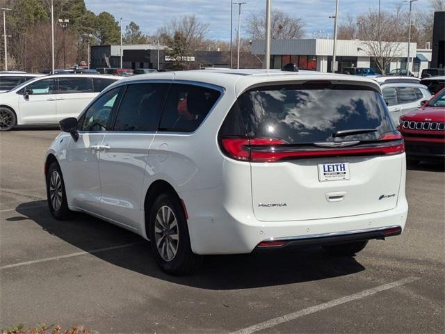 new 2025 Chrysler Pacifica Hybrid car, priced at $54,030
