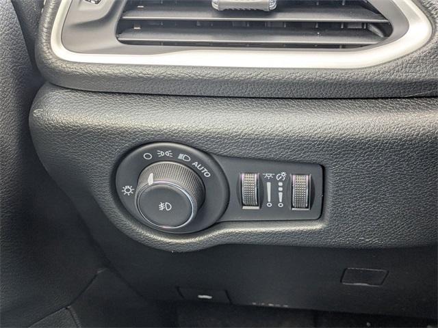 new 2025 Chrysler Pacifica Hybrid car, priced at $54,030
