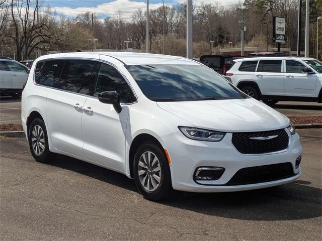 new 2025 Chrysler Pacifica Hybrid car, priced at $54,030