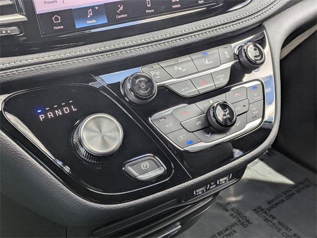new 2025 Chrysler Pacifica Hybrid car, priced at $54,030
