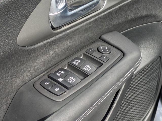 new 2025 Chrysler Pacifica Hybrid car, priced at $54,030