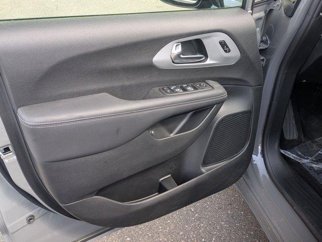 new 2025 Chrysler Pacifica Hybrid car, priced at $60,575