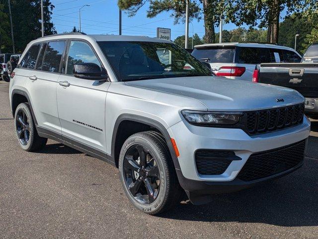 new 2025 Jeep Grand Cherokee car, priced at $47,170