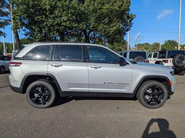 new 2025 Jeep Grand Cherokee car, priced at $47,170