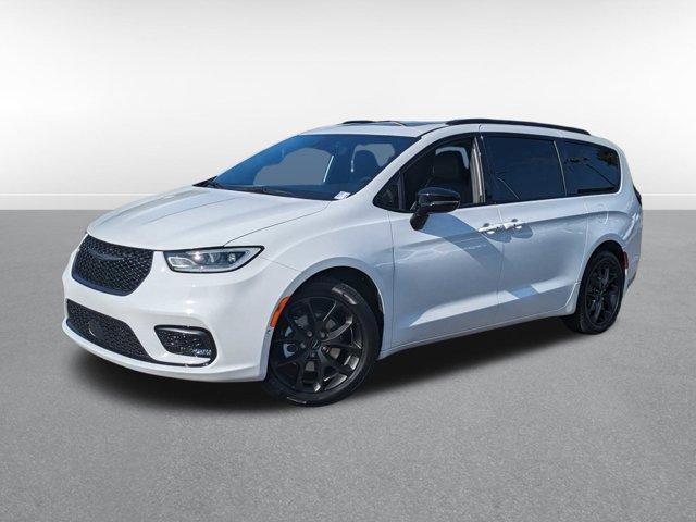 new 2024 Chrysler Pacifica car, priced at $57,755