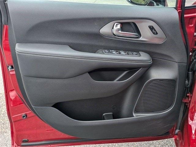 new 2025 Chrysler Pacifica car, priced at $46,220