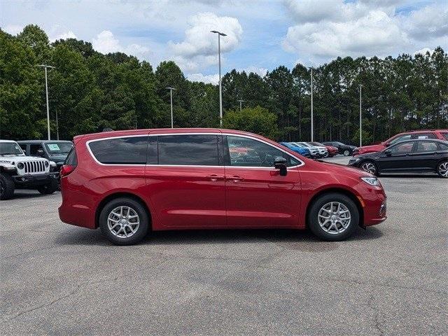 new 2025 Chrysler Pacifica car, priced at $46,220