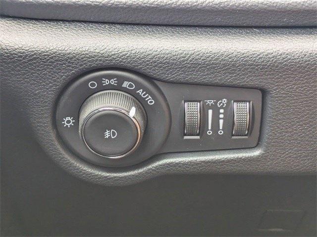 new 2025 Chrysler Pacifica car, priced at $46,220