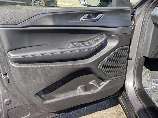 new 2025 Jeep Grand Cherokee car, priced at $42,170