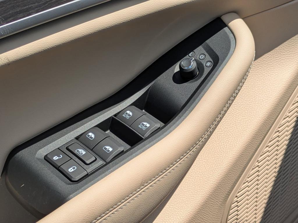 new 2025 Jeep Grand Cherokee car, priced at $50,010