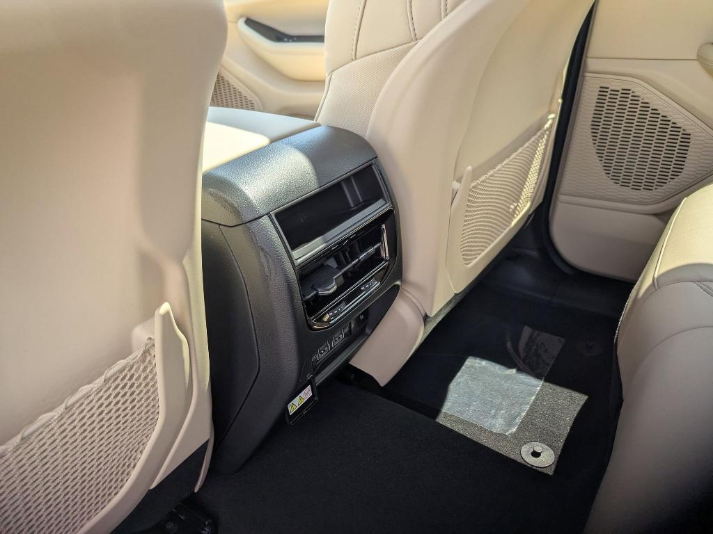 new 2025 Jeep Grand Cherokee car, priced at $50,010