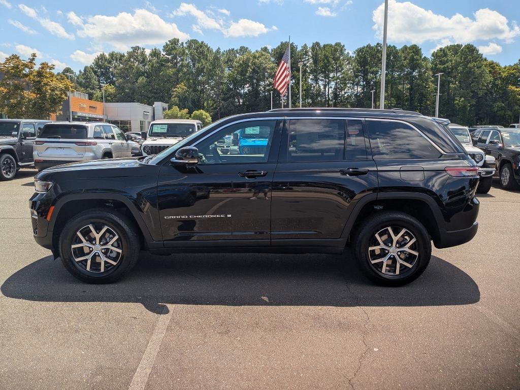 new 2025 Jeep Grand Cherokee car, priced at $50,010