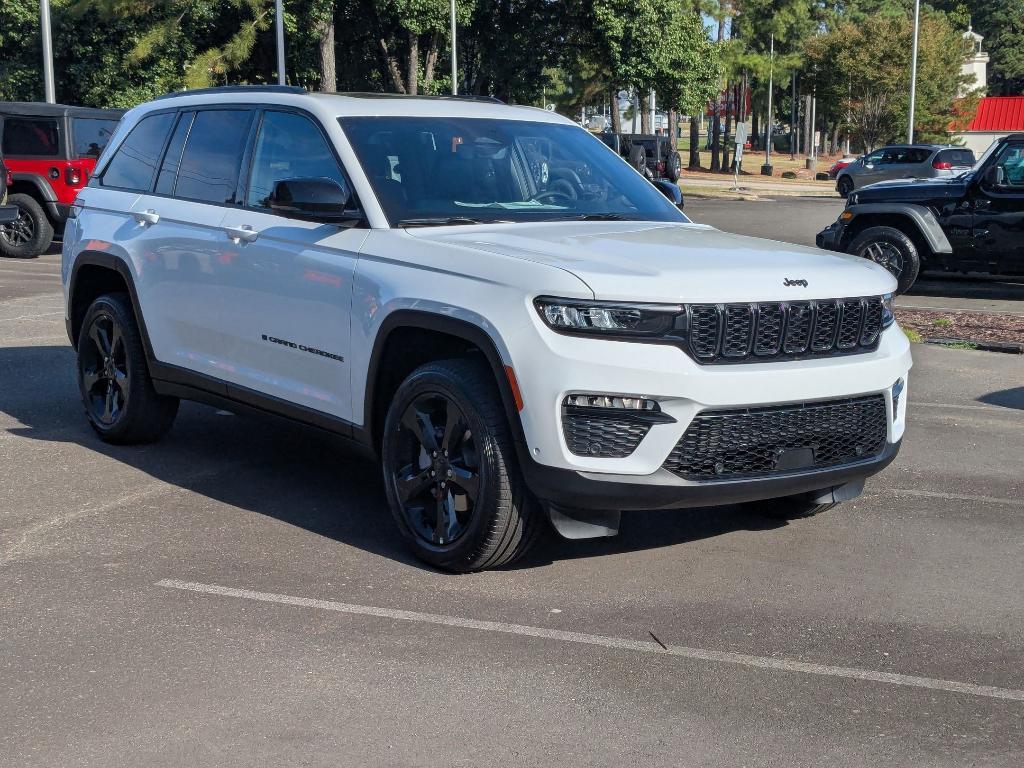 new 2025 Jeep Grand Cherokee car, priced at $56,840