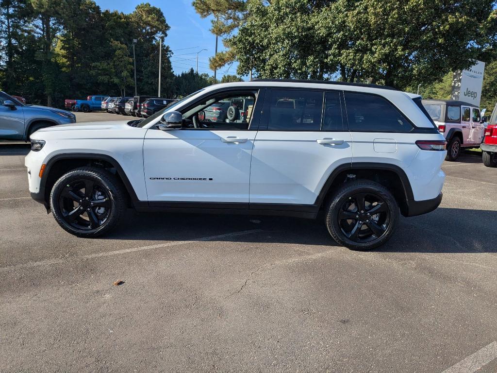 new 2025 Jeep Grand Cherokee car, priced at $56,840