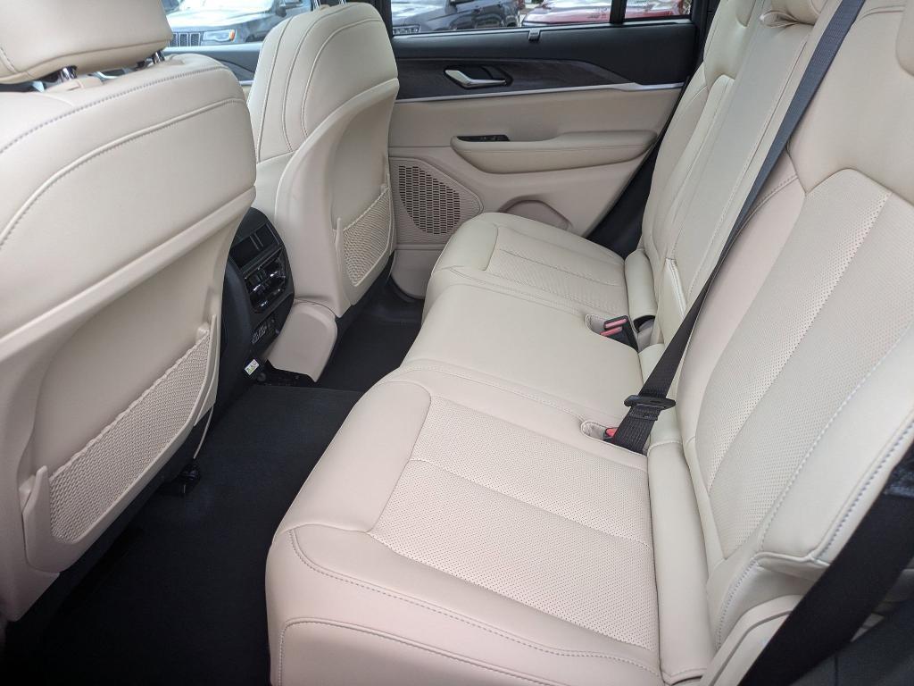 new 2025 Jeep Grand Cherokee car, priced at $50,935