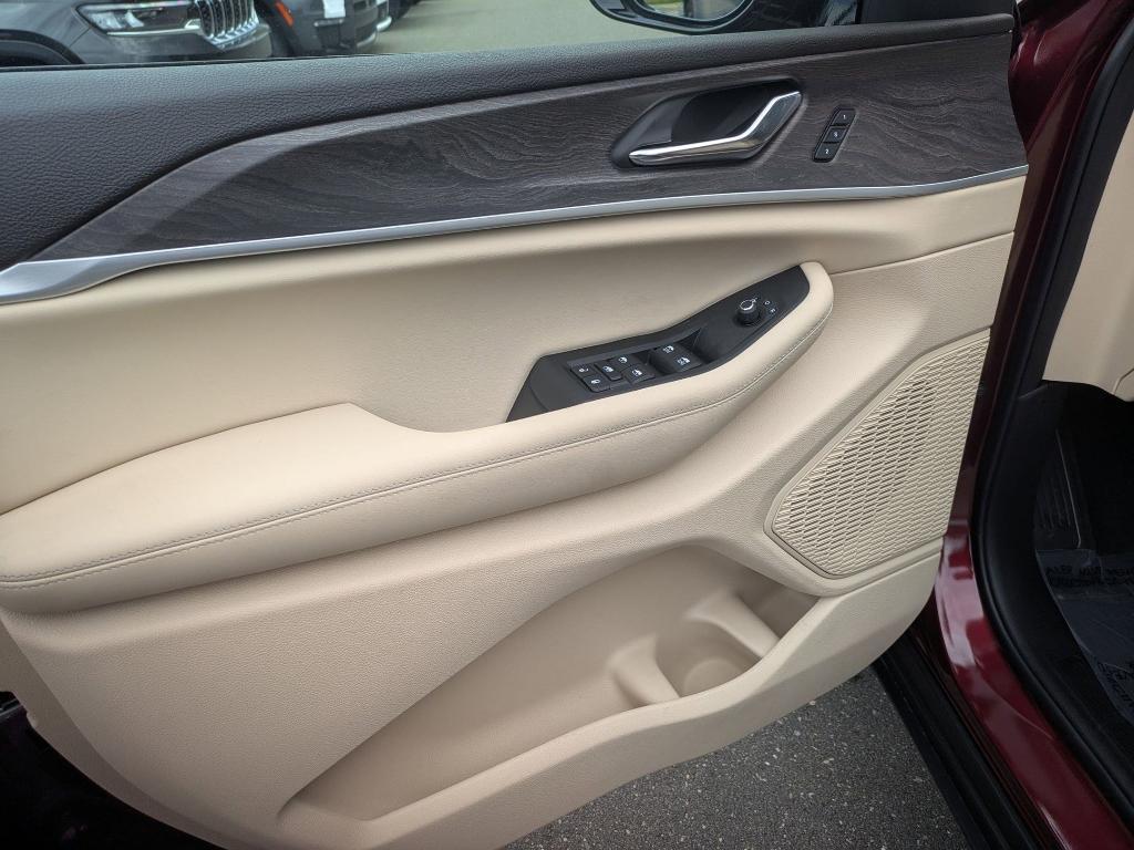 new 2025 Jeep Grand Cherokee car, priced at $50,935