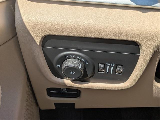 new 2025 Jeep Grand Cherokee car, priced at $48,010