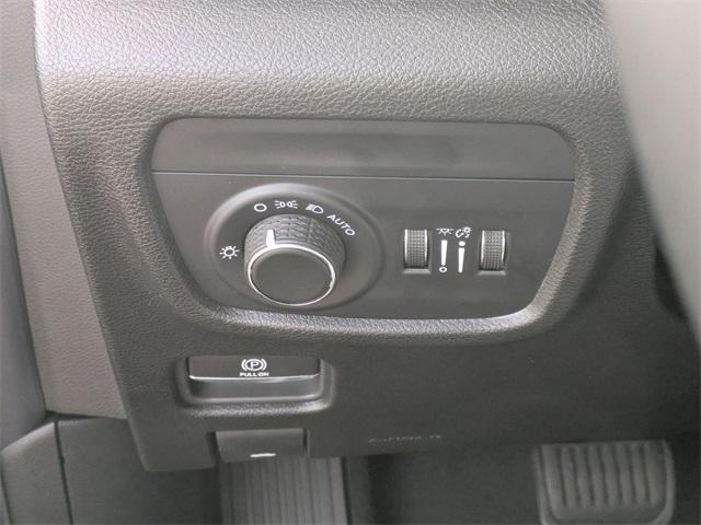new 2025 Jeep Grand Cherokee car, priced at $42,375