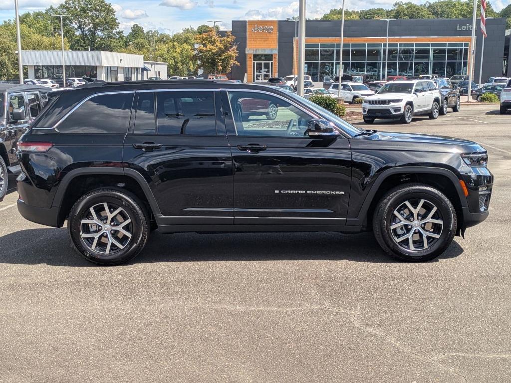 new 2025 Jeep Grand Cherokee car, priced at $49,005