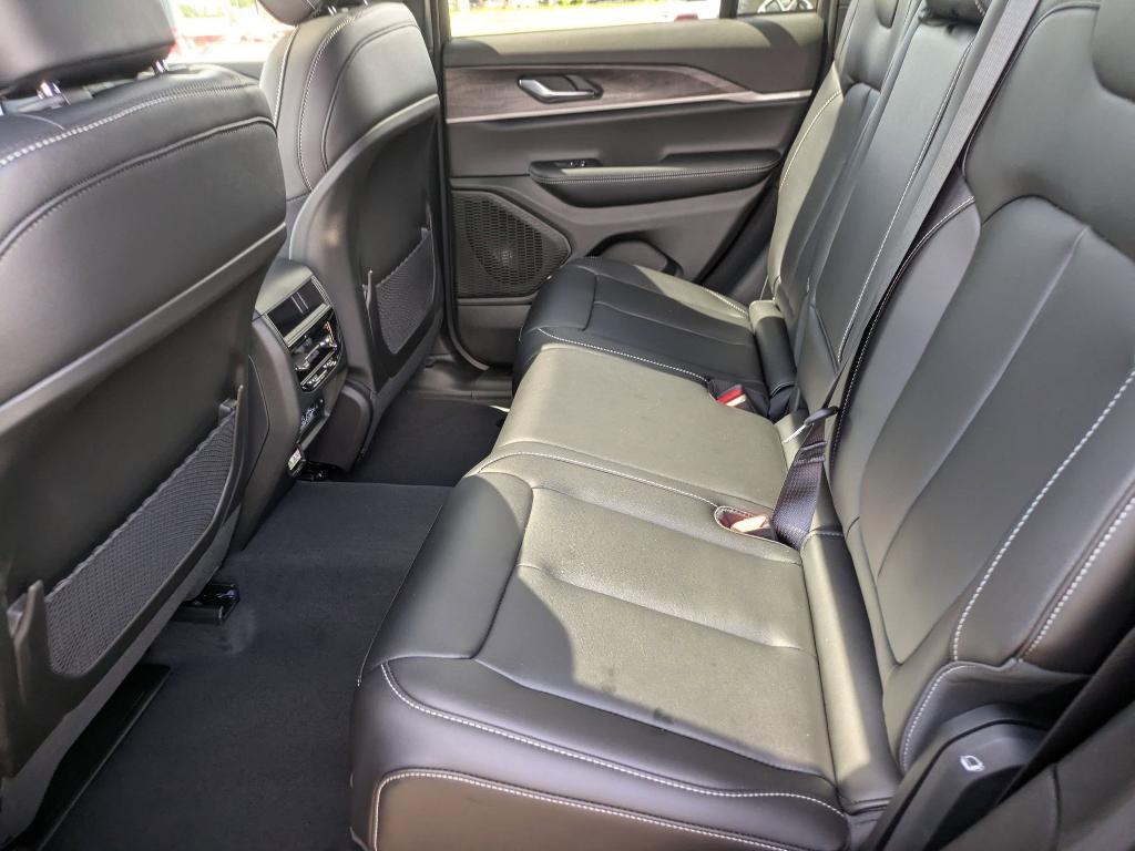 new 2025 Jeep Grand Cherokee car, priced at $49,005
