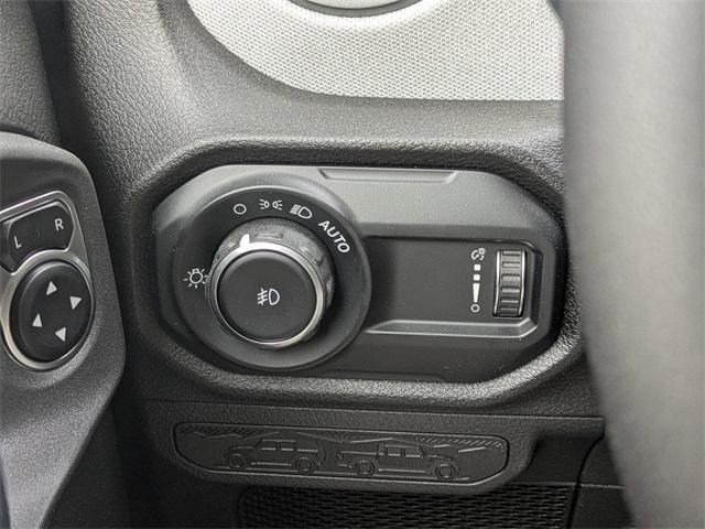 new 2025 Jeep Wrangler car, priced at $59,570
